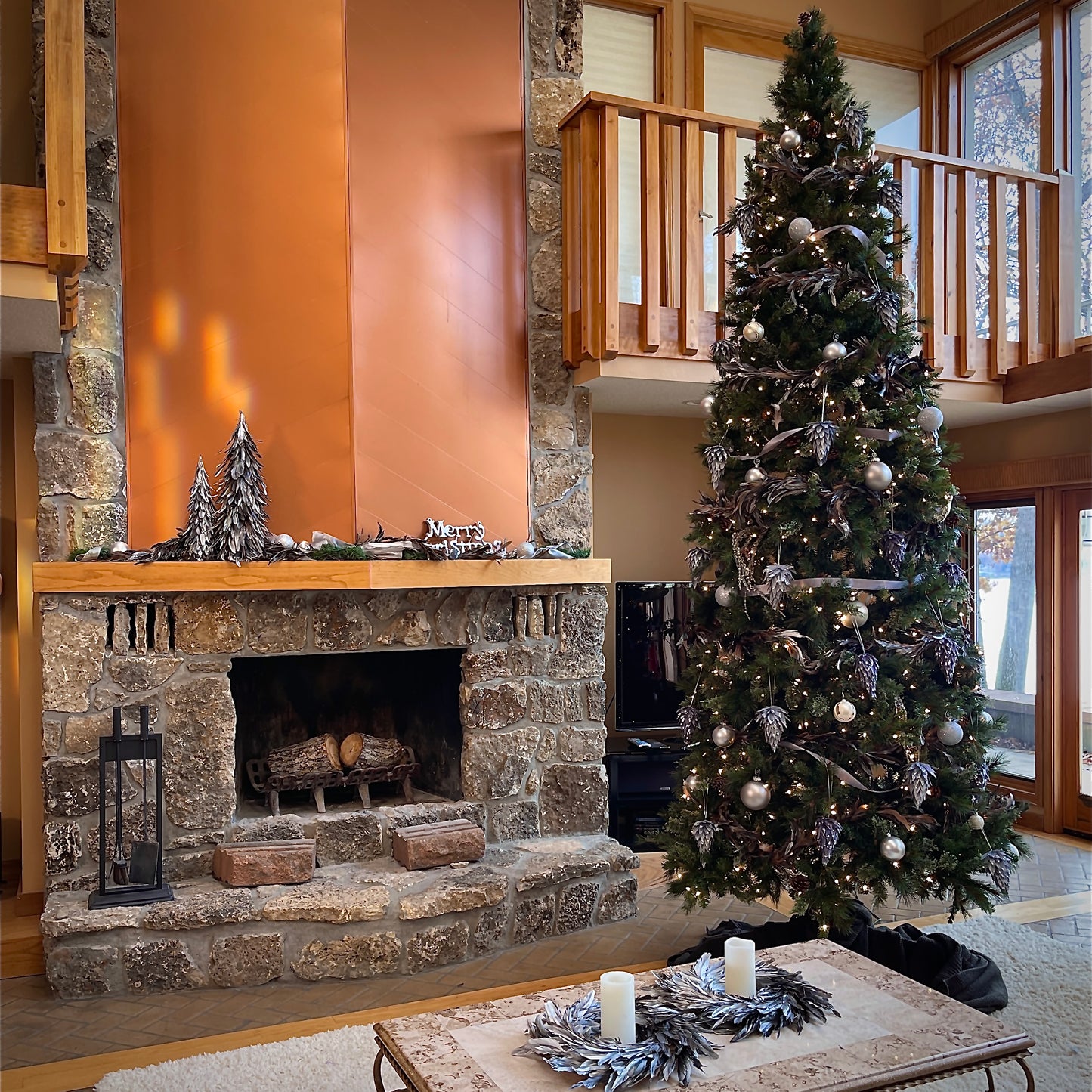 Silver Feather Wreath - 18"