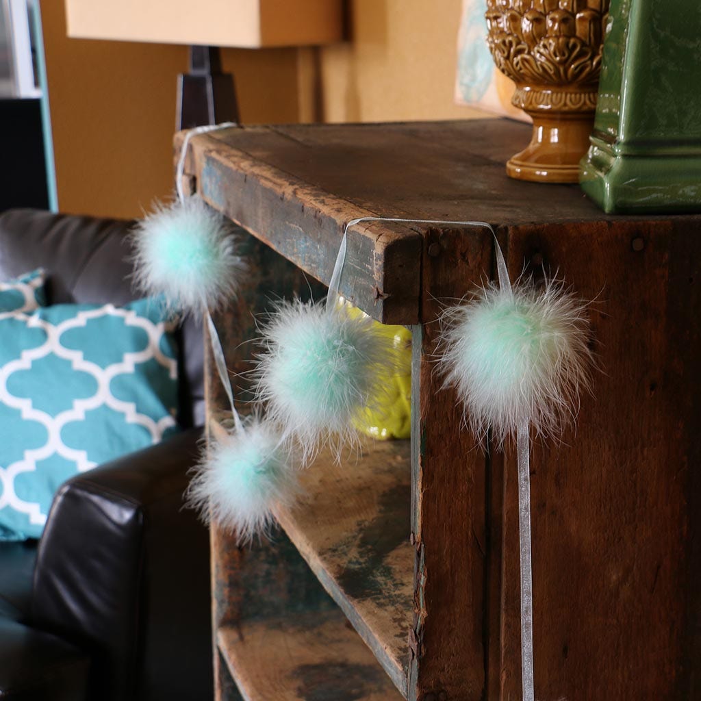 Marabou Feather Garland Mint