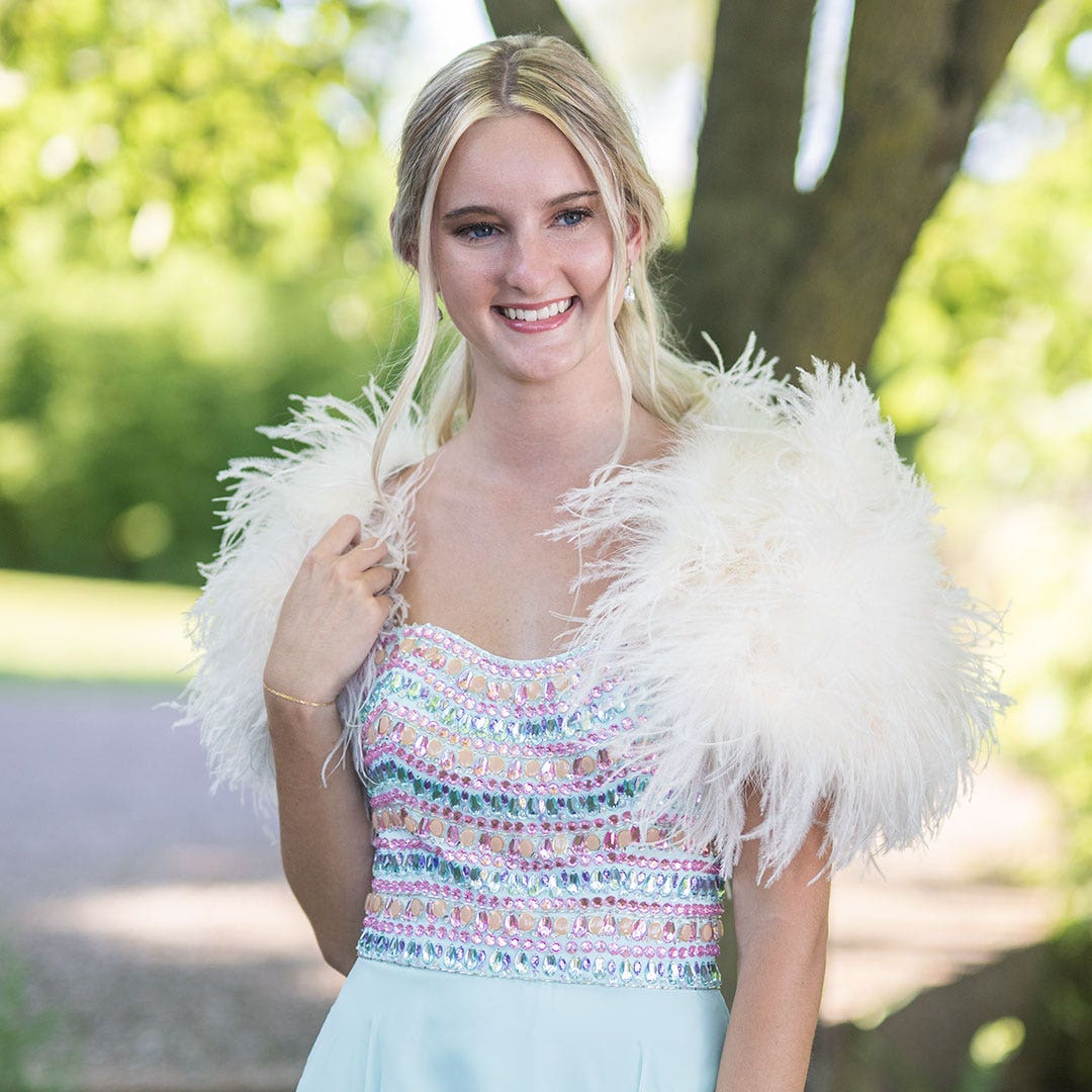 Medium Ostrich Feather Bolero Shoulder Wrap / Coat - Ivory